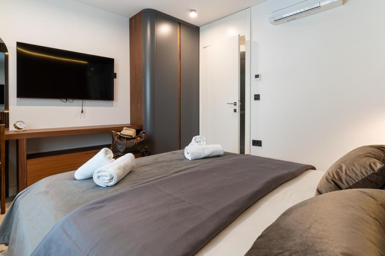 Ez Luxury Living