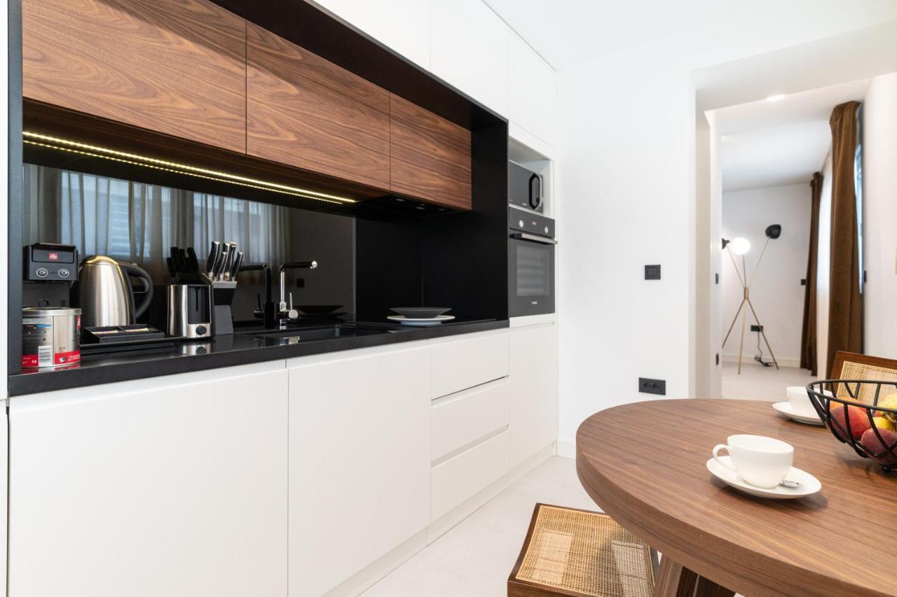 Ez Luxury Living *