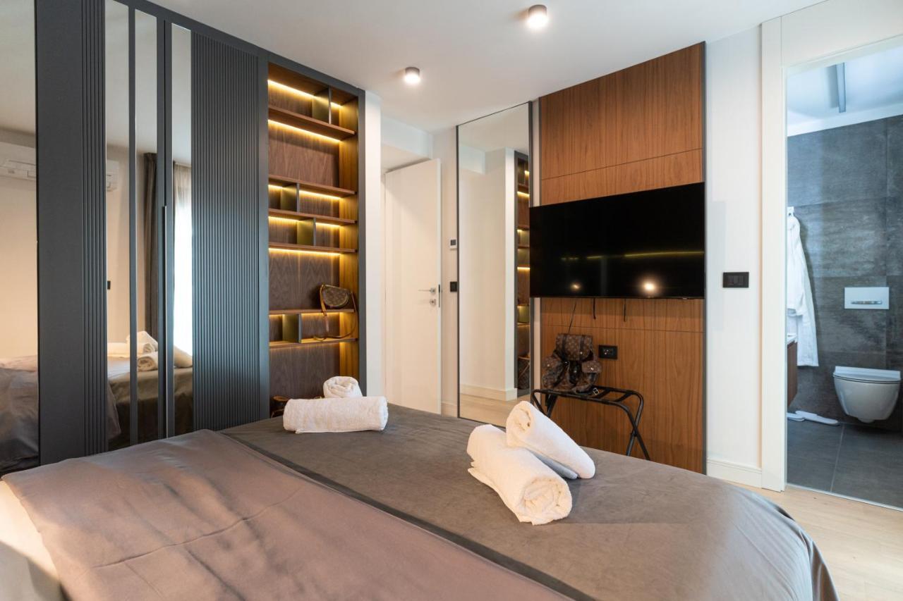 Ez Luxury Living *